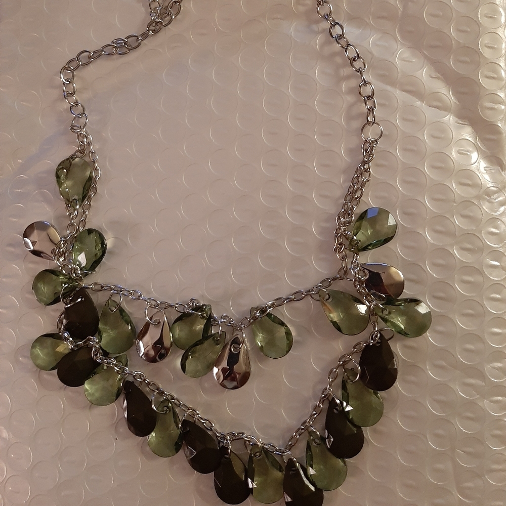 Necklace and earrings sets